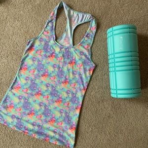 Tone It Up geometric tank